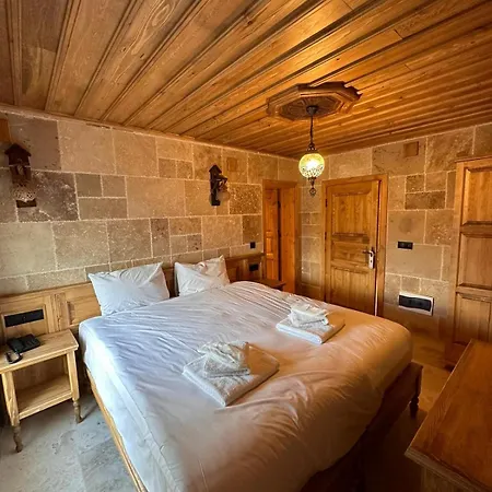Hotel Elevres Stone House