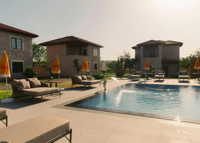 Elevres Stone House Hotel